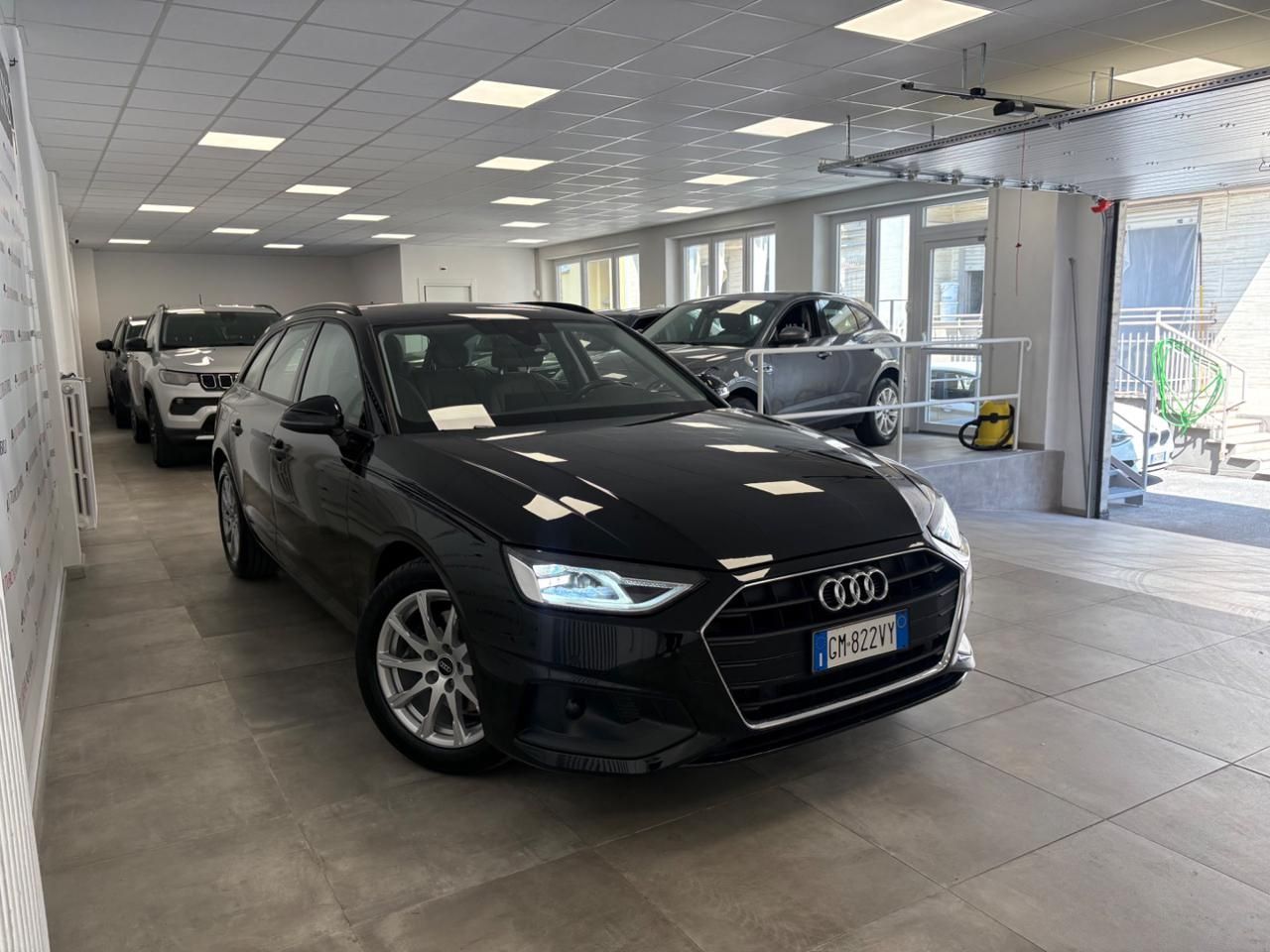 Audi A4 Avant 35 TDI 163 CV S tronic Business FA imagem 3