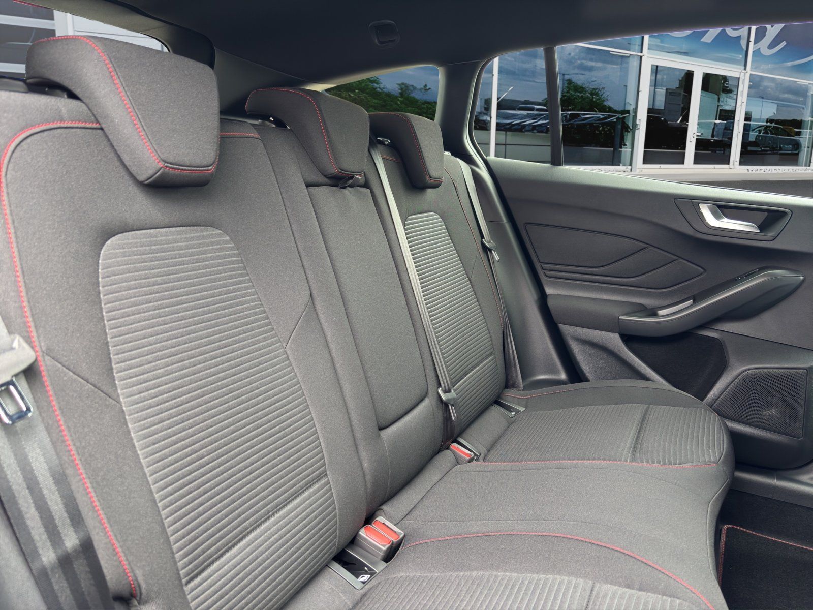 Fahrzeugabbildung Ford Focus ST-Line X #Fahrassistenz-Paket