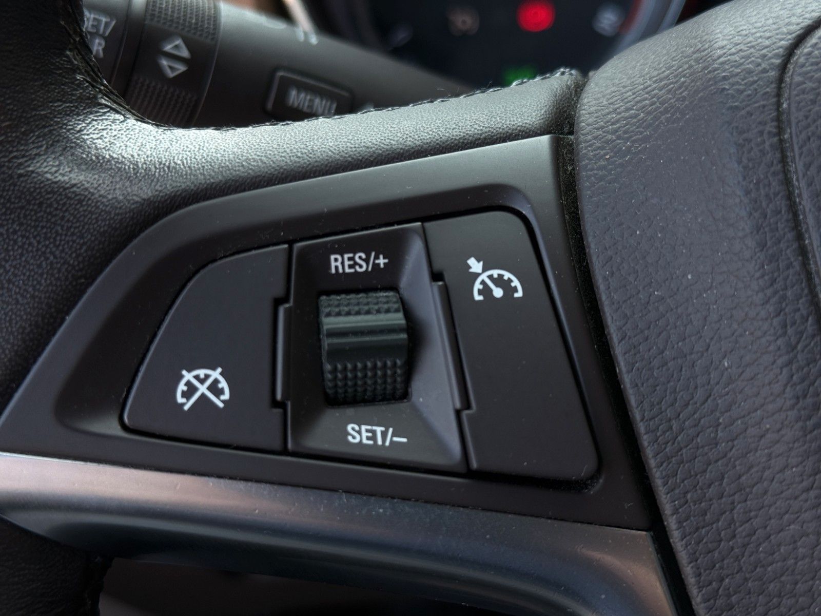 Fahrzeugabbildung Opel Astra J Sports *Bhz-Lenkrad*Tempomat*PDC*Sitzhz
