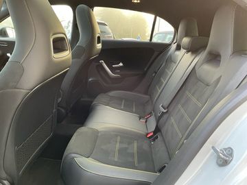 Fahrzeugabbildung Mercedes-Benz A 45S AMG, Multibeam, Glasdach, Alcantara uvm.