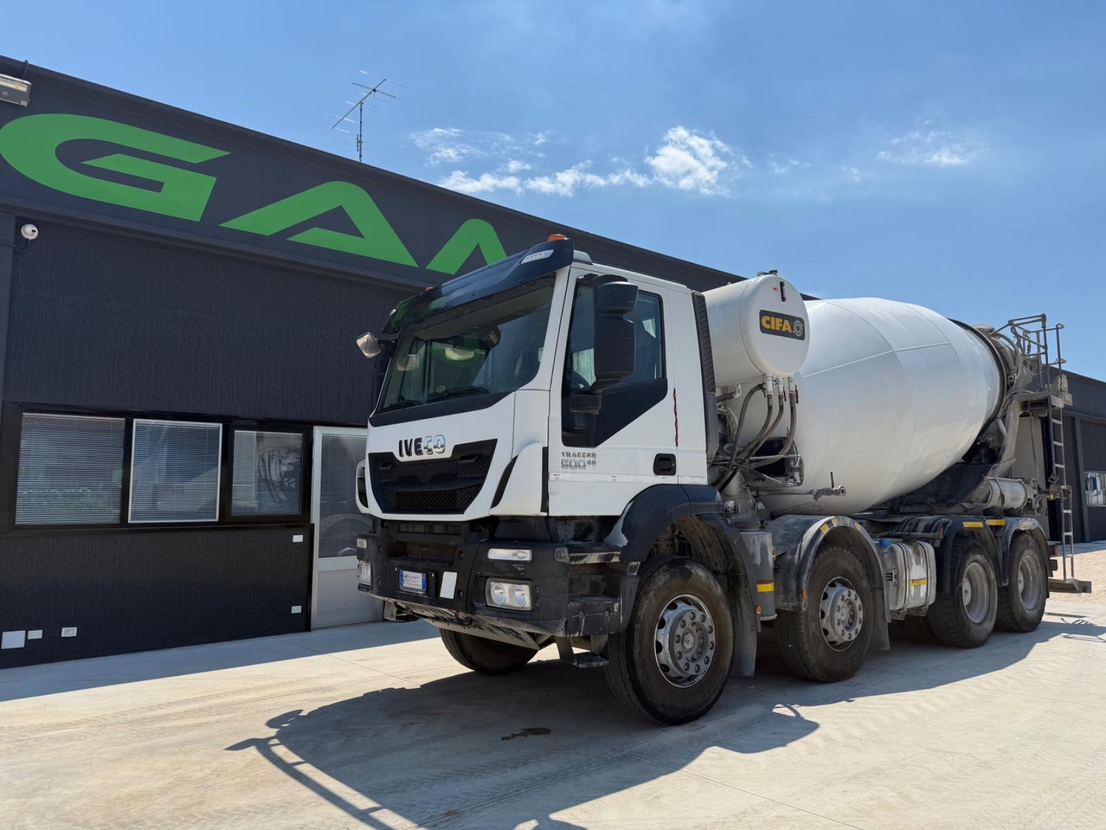 Iveco Trakker 410T50 8x4 BETON CIFA 13cbm 40Ton Euro6