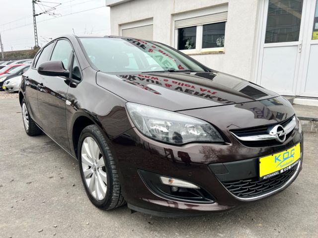 Opel Astra J Lim. 5-trg. Style / 8-Fach Bereift