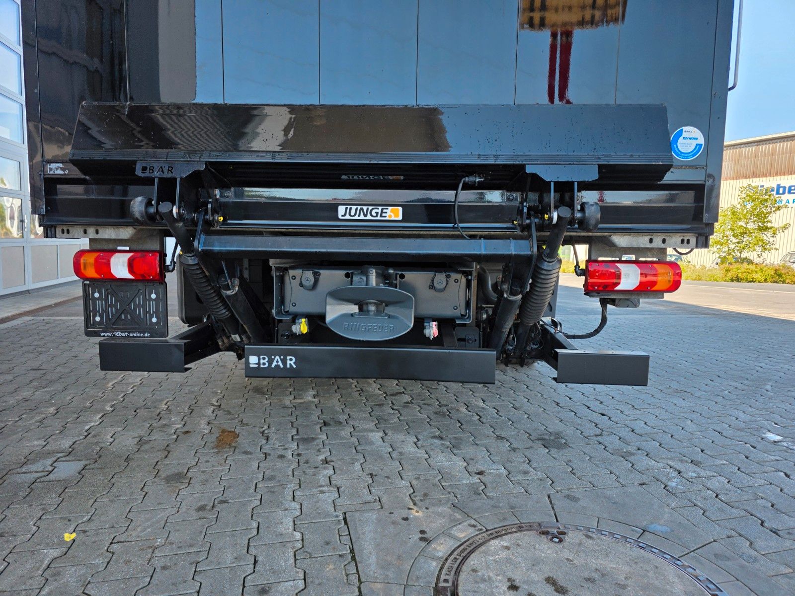 Fahrzeugabbildung Mercedes-Benz Atego 824 L Bär LBW 1.000kg AHK Klima 3 Sitze