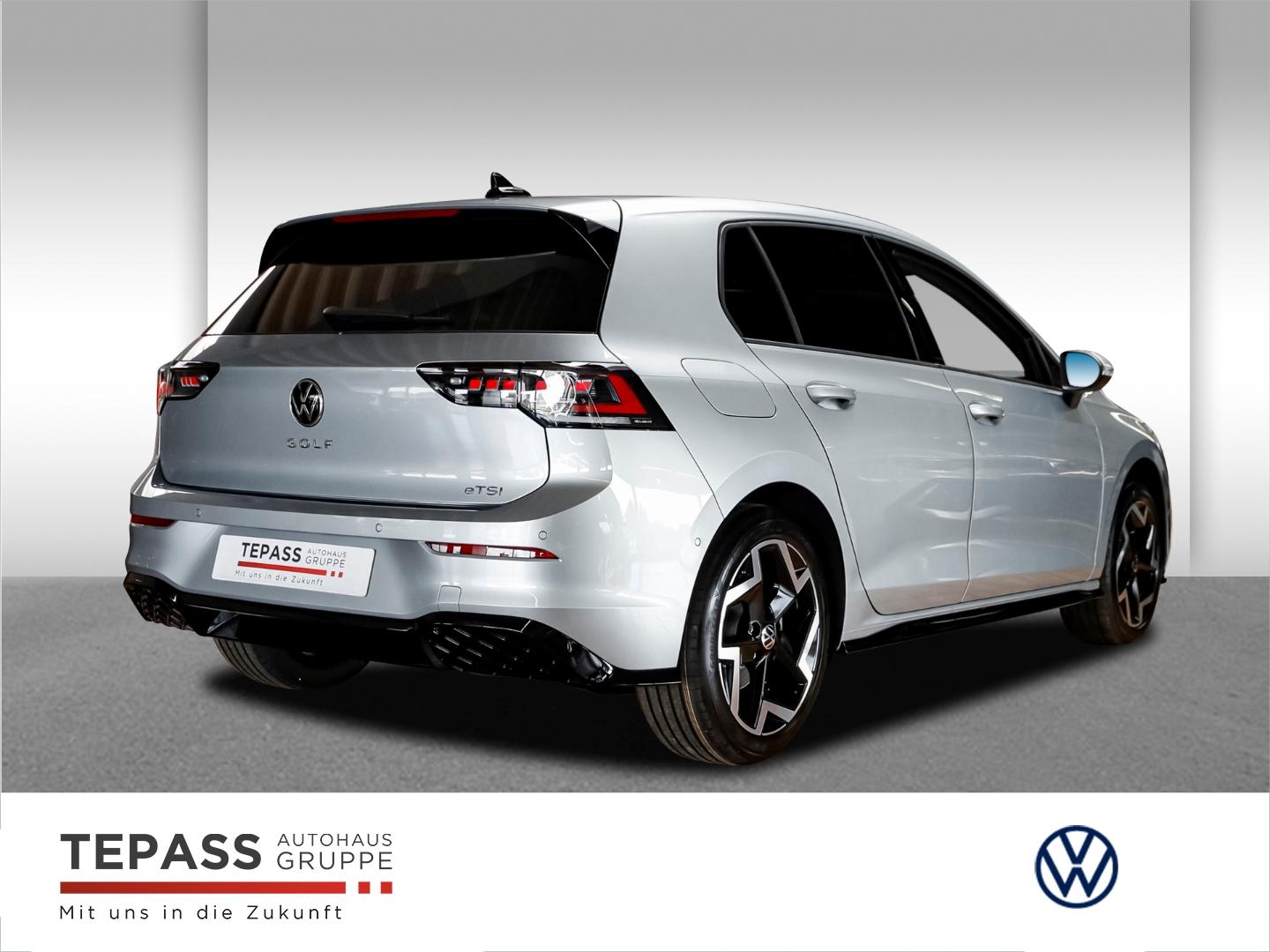 Volkswagen Golf 1.5 eTSI R-Line NAVI LANE ACC