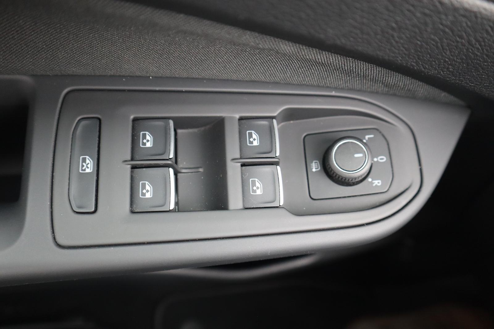 Volkswagen Golf VIII Variant 1.5 eTSI DSG Life LED Navi ACC, миниатюра 18