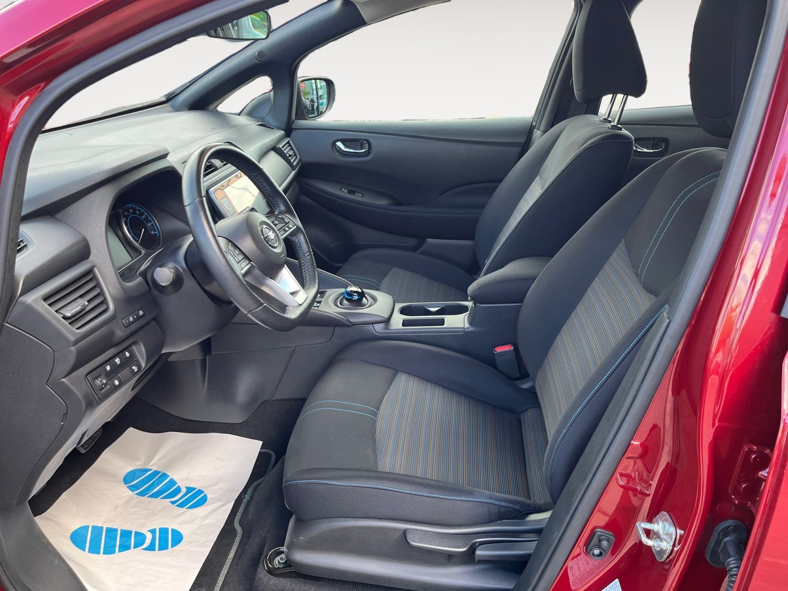 Fahrzeugabbildung Nissan Leaf 40KW/h - Acenta - 360°Kamera; SOH95%