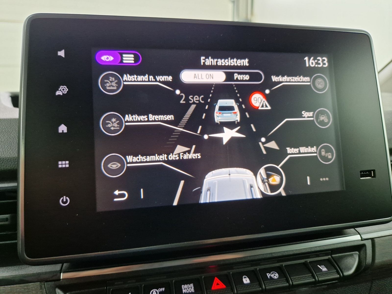 RENAULT Grand Kangoo Techno TCE 130 EDC L2 – Bild 22
