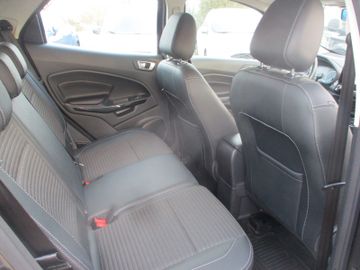 Ford EcoSport Titanium  PDC + Kamera + Winterpaket