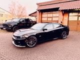 Dodge 6,4*V8 SRT*SCAT BACK*BREMBO*GARANTIE*NAVI*VOLL - Dodge Charger: V6