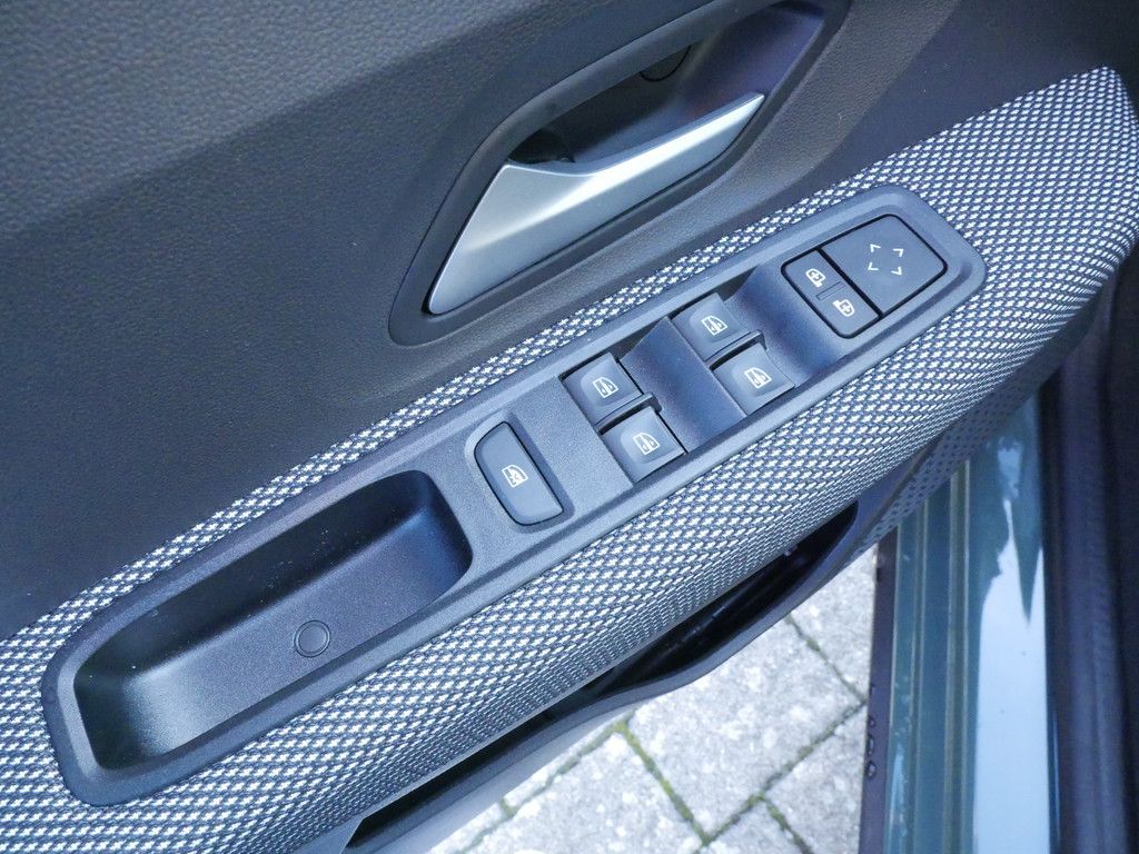 Fahrzeugabbildung Dacia Sandero Stepway Expression TCe 90