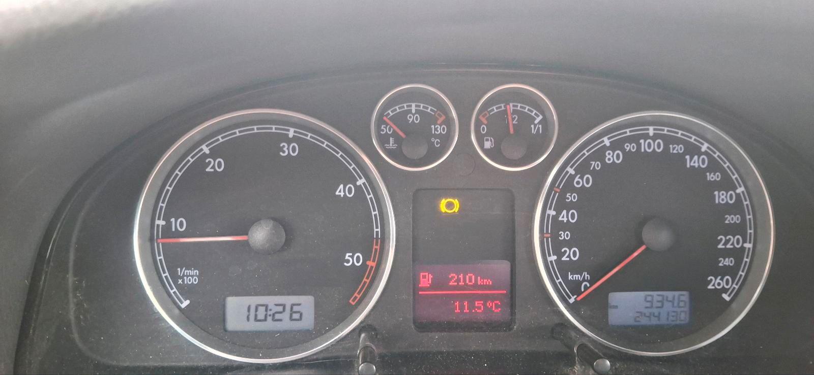 Volkswagen Passat 2005 — photo 8