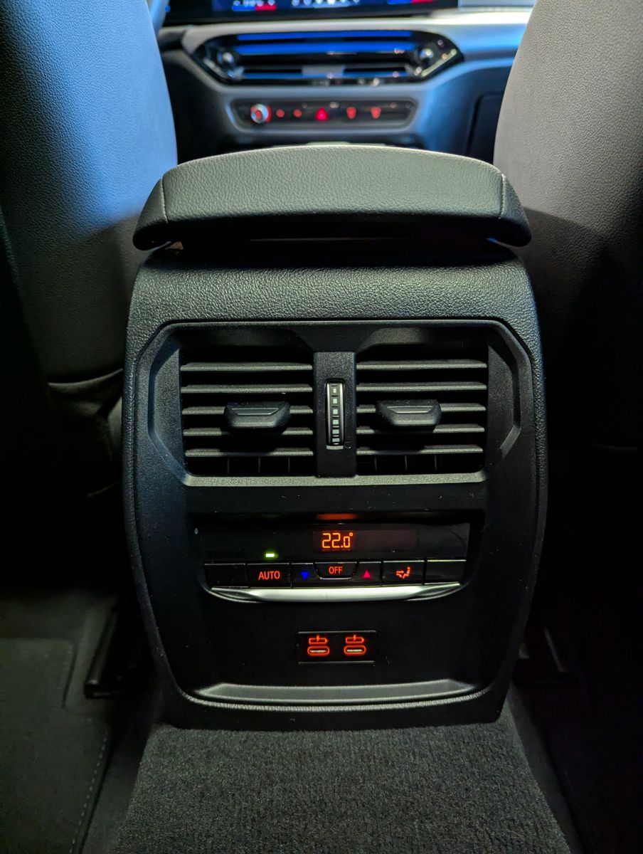 BMW 330 d xD M-Sport Pano Adaptiv M-Fahrwerk ACC AHK - Image 25