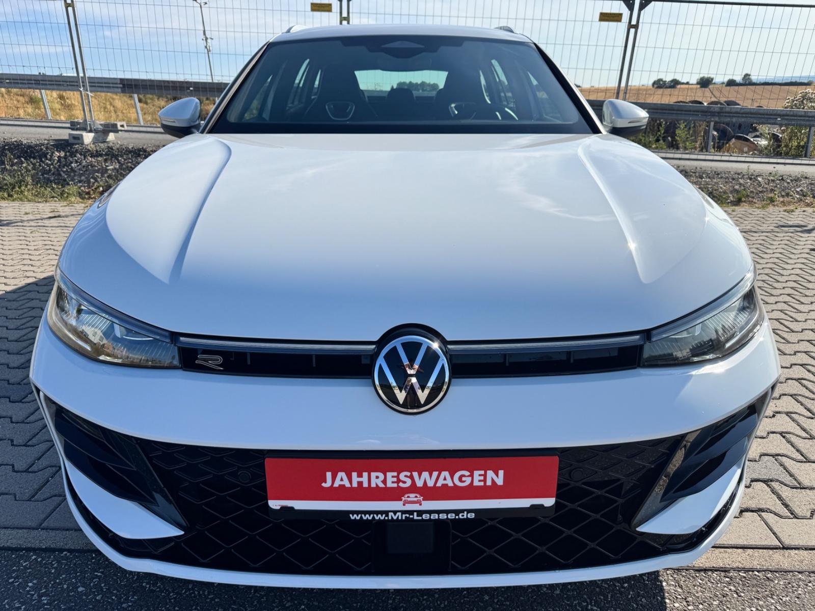 Volkswagen Passat Variant R Line AHK STANDHZG IQ MASSAGEx2