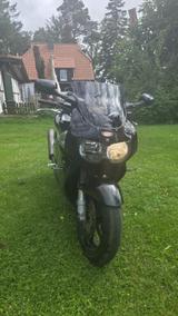 Honda     CBR 900 RR Fireblade SC33 - HONDA CB 900