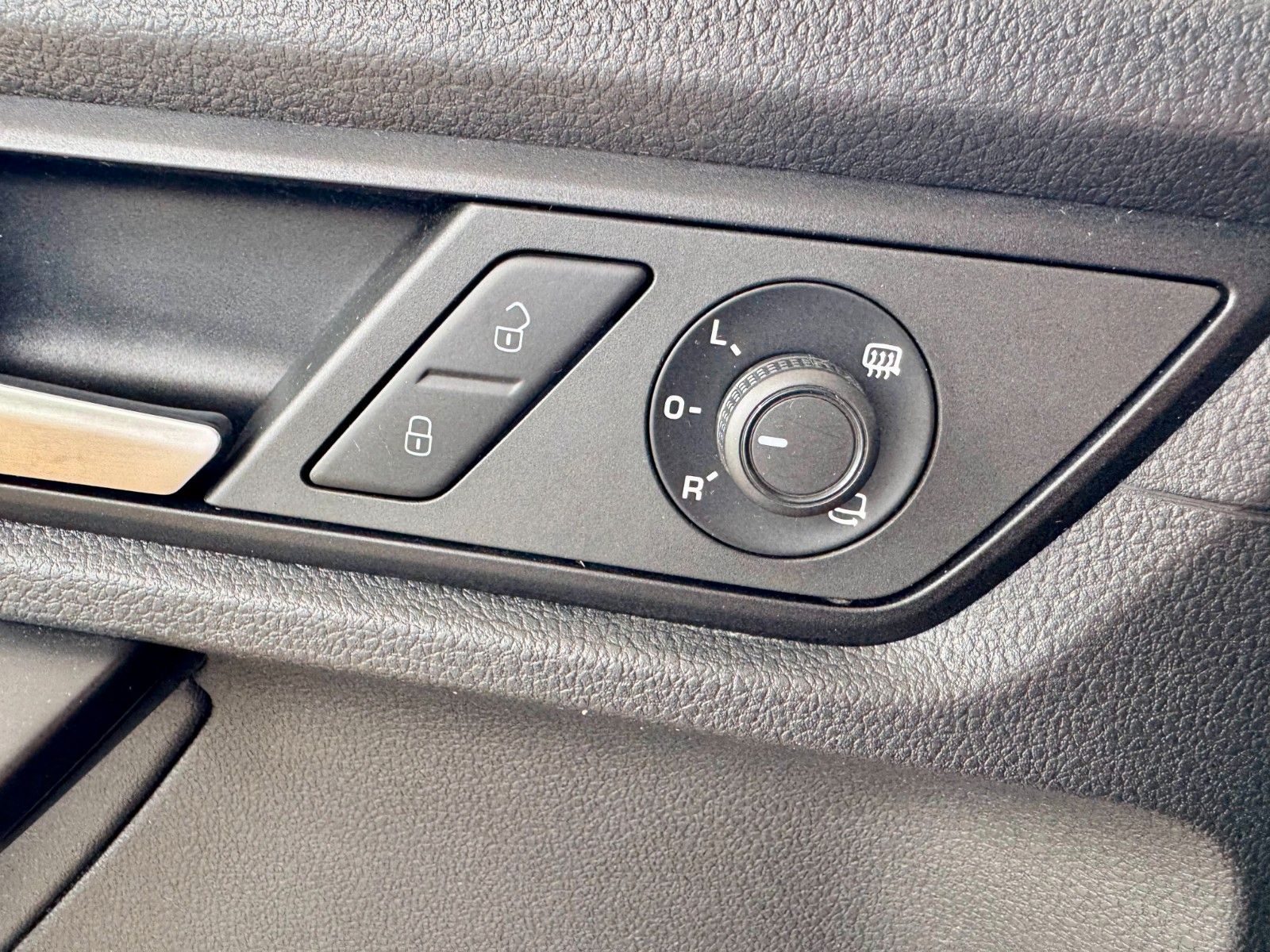 Fahrzeugabbildung Volkswagen Caddy Navi/Bluetooth/PDC/Klimaaut./Alufelgen