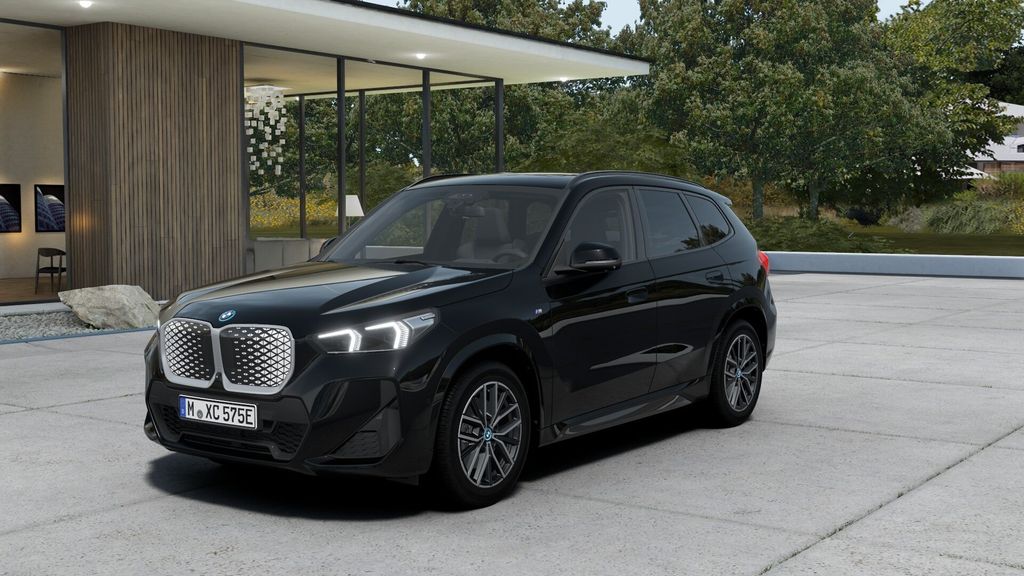 BMW iX1