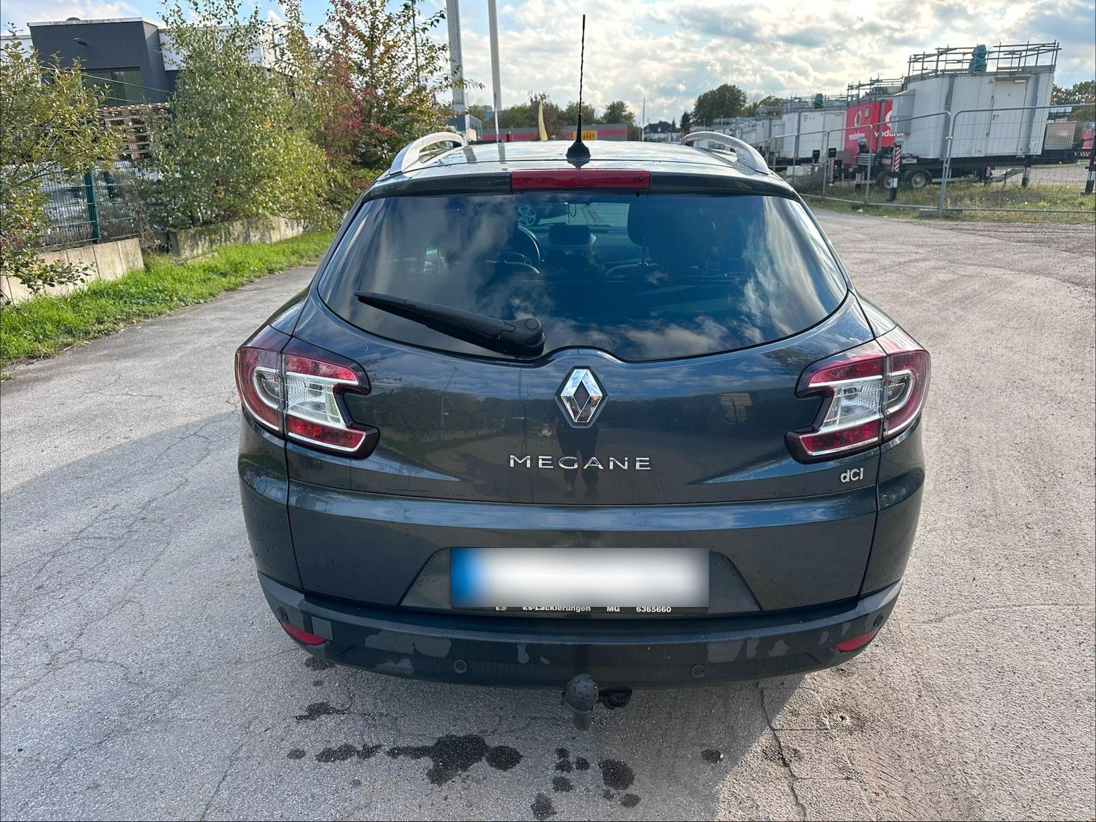 Renault Megane 2011 — engine 131 HP (96kW)
