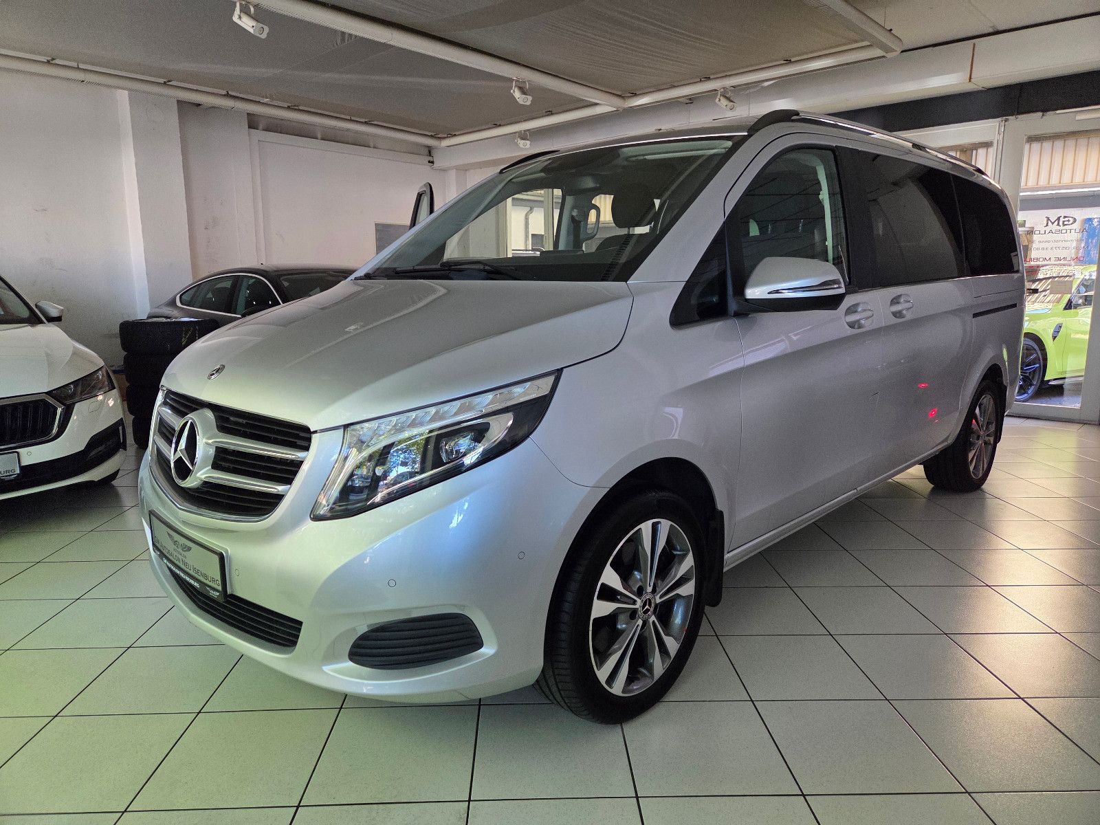 MERCEDES-BENZ V 250 d EDITION*LANG*4MATIC*Panorama*Standheiz.*