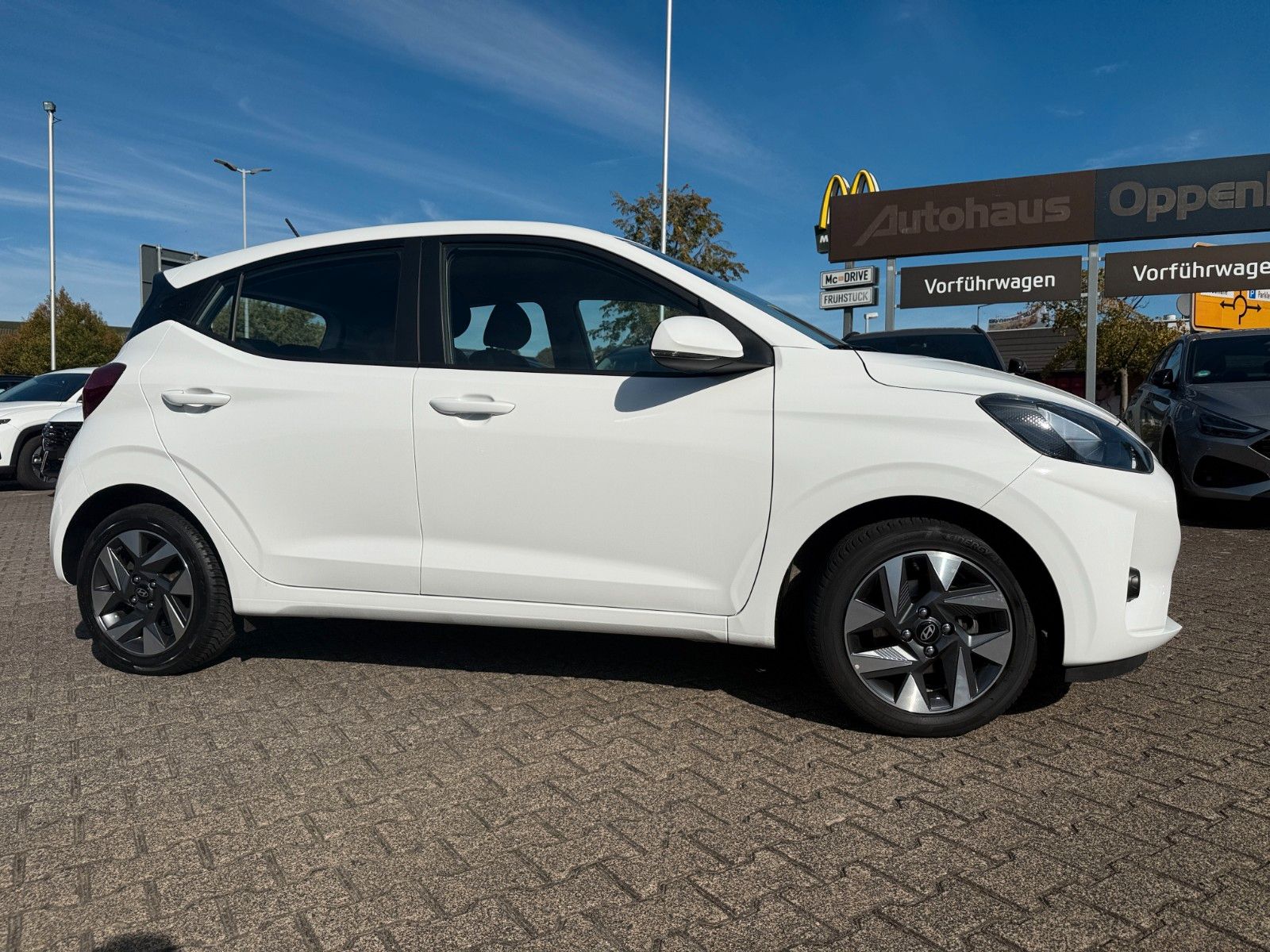 Hyundai i10 Trend*Navi+PDC*SHZ*FSE*ALU*AWR* imagem 2