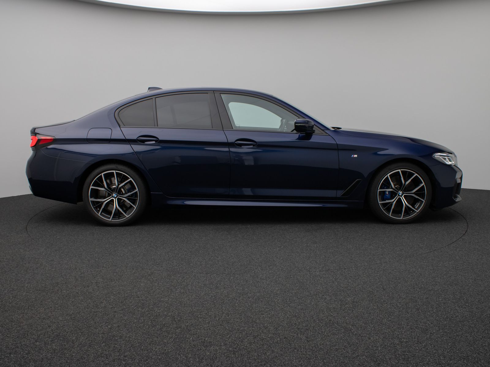 Fahrzeugabbildung BMW 540d xD M Sport Glasdach Kamer Laser HUD H/K 19"