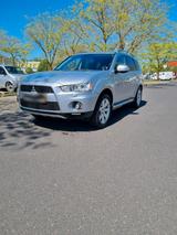 Mitsubishi Outlander   2.2D Automatik 7 Si... - Mitsubishi Outlander in Köln