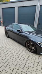 BMW 440i xDrive Coupé M Sport A M Sport - graue BMW 440