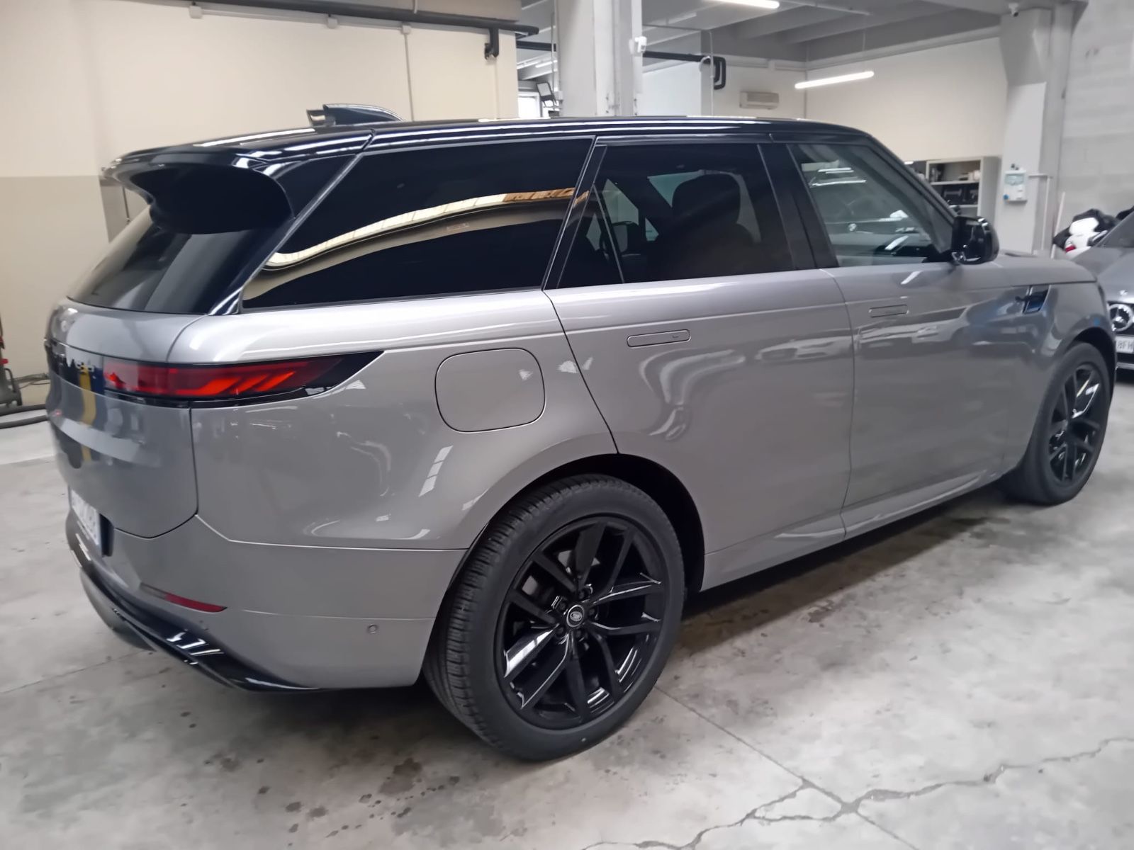 Land Rover Range Rover Sport 3.0 D300 MHEV AWD DYNAMIC SE imagem 3