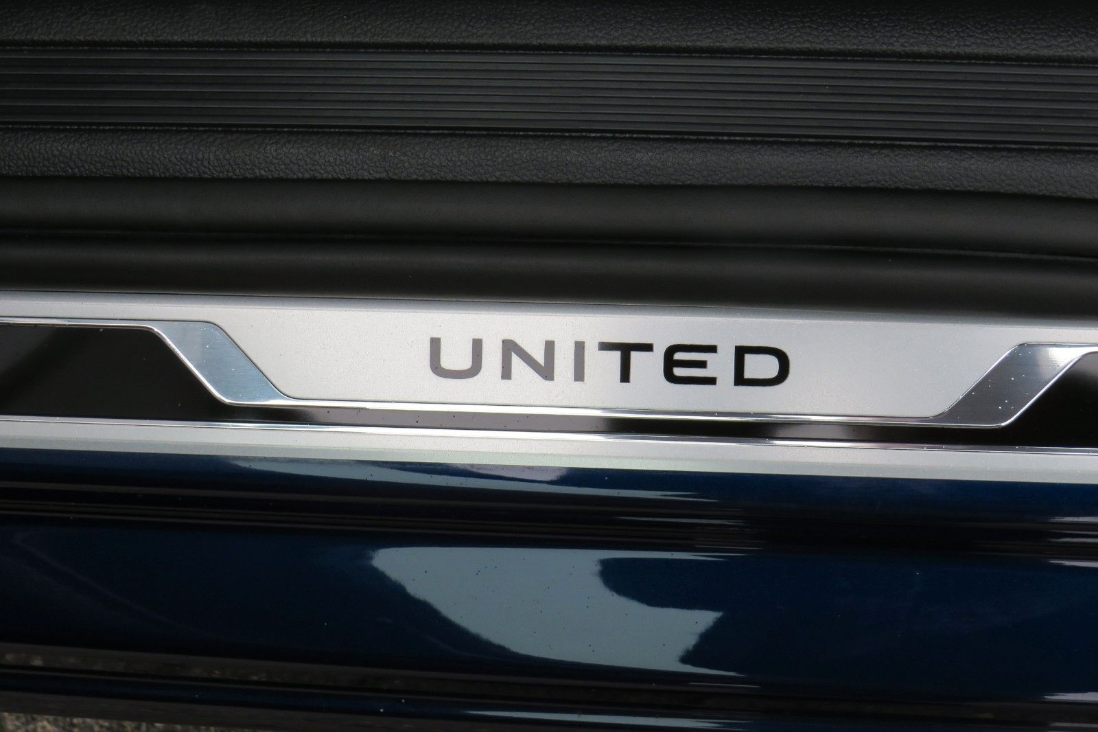 Fahrzeugabbildung Volkswagen Polo United KAMERA SITZH. NAVI KEYLESS APP-CON 1