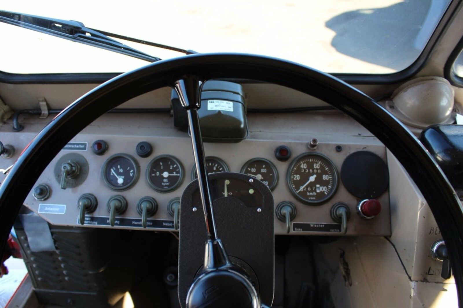Fahrzeugabbildung Mercedes-Benz UNIMOG Tanklöschfahrzeug TLF8/8 S/404.1