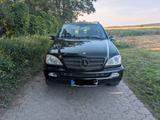 Mercedes-Benz ML 270 CDI - Mercedes Benz ML270, 3,5 Tonnen - gebrauchte Mercedes-Benz ML 270 aus dem Jahr 2002