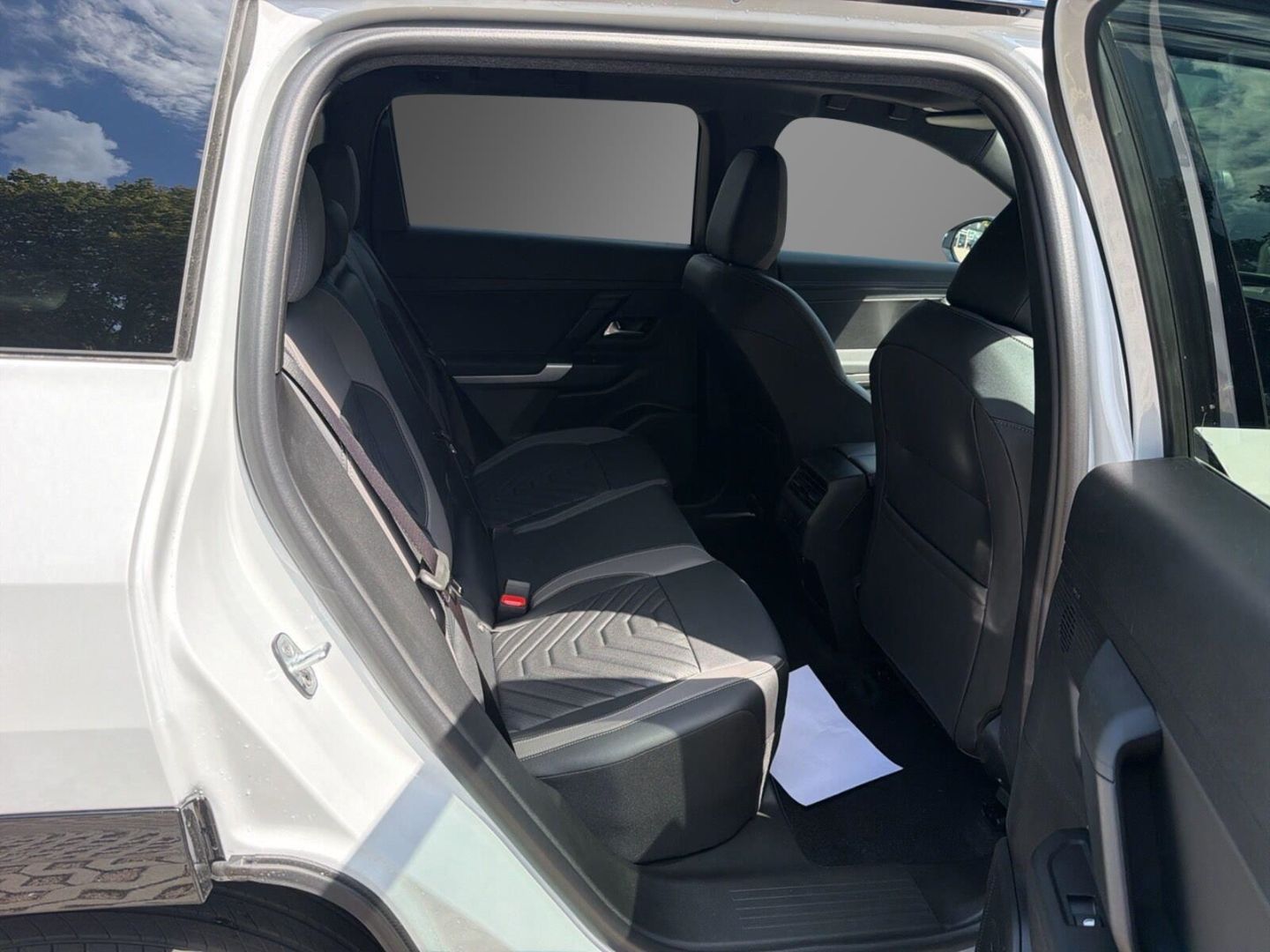 Fahrzeugabbildung Jeep Compass MY26 FIRST EDITION E-HYBRID PANO VOLL