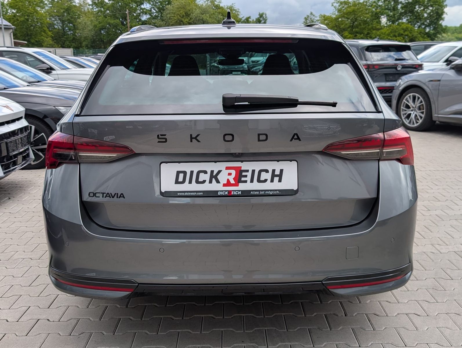 Fahrzeugabbildung SKODA Octavia 2.0 TDI Sportline DSG MATRIX*WINTER*5J.G