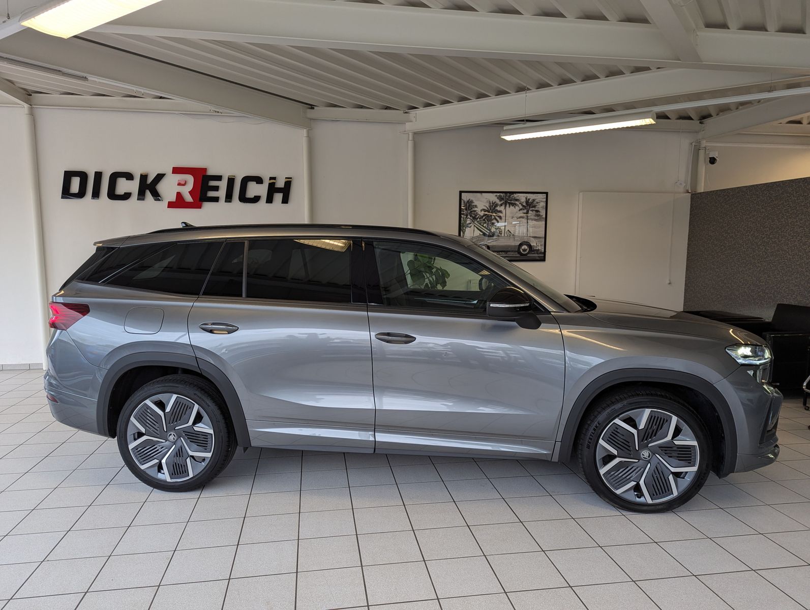 Fahrzeugabbildung SKODA Kodiaq 2.0 TDI Sportline 7-Sitze ACC Memory 20"