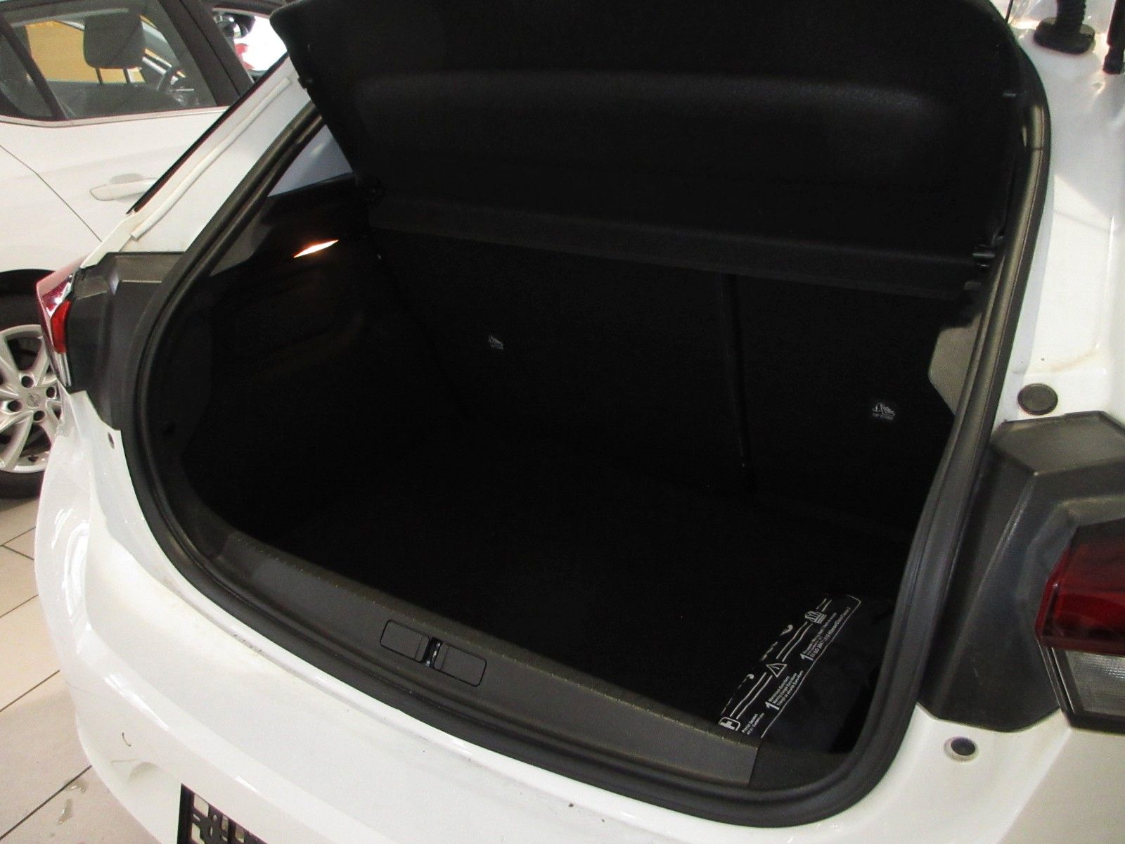 Fahrzeugabbildung Opel Corsa F Edition 1.2T  NAVI/PDC/ALU/MULTIMEDIA