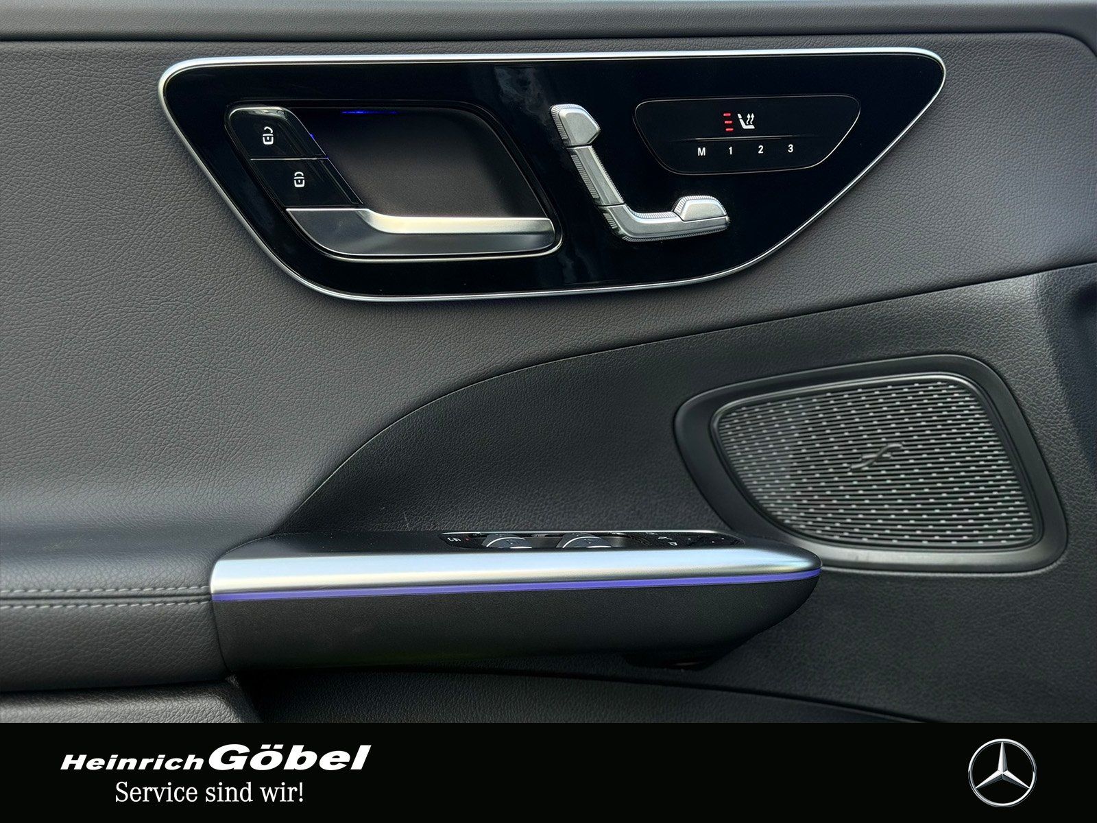 Fahrzeugabbildung Mercedes-Benz C 200 T AMG*DISTRONIC*360°*DIGITALLIGHT*KEYLESS*