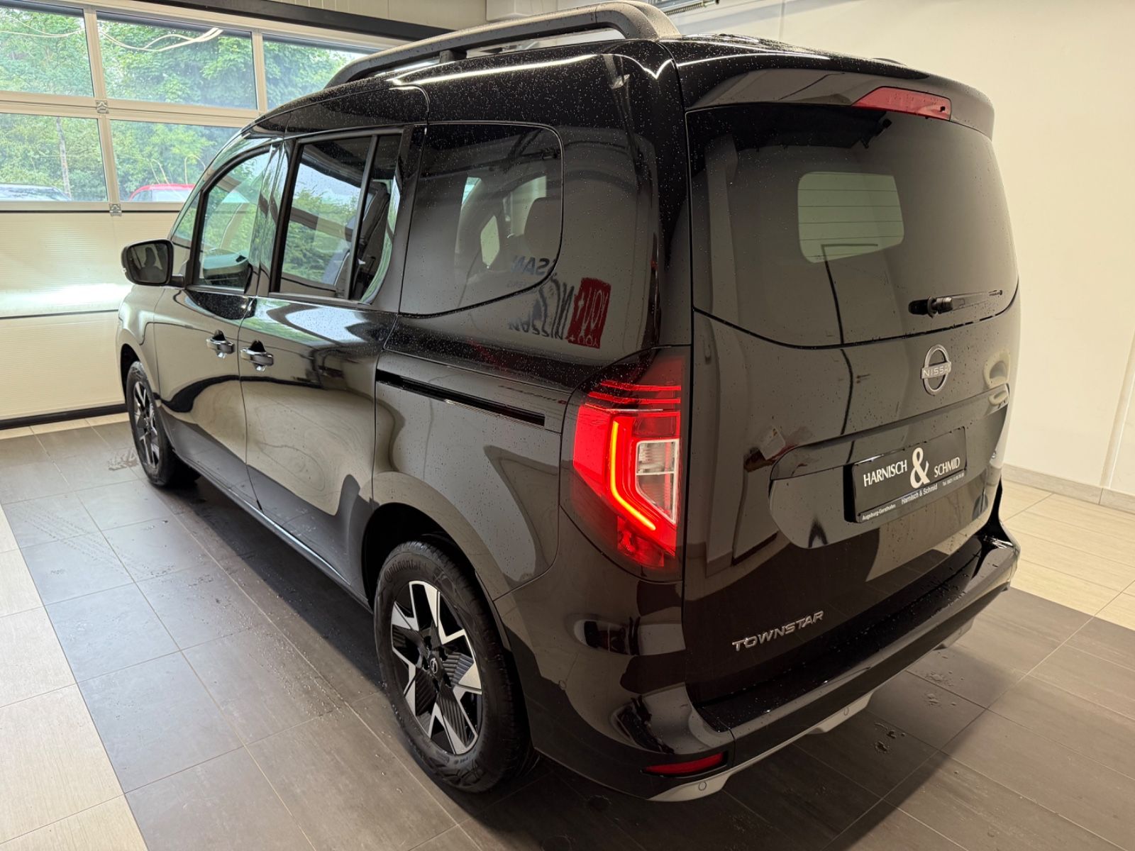 Fahrzeugabbildung Nissan Townstar Kombi L1 N-Connecta - Design-Paket