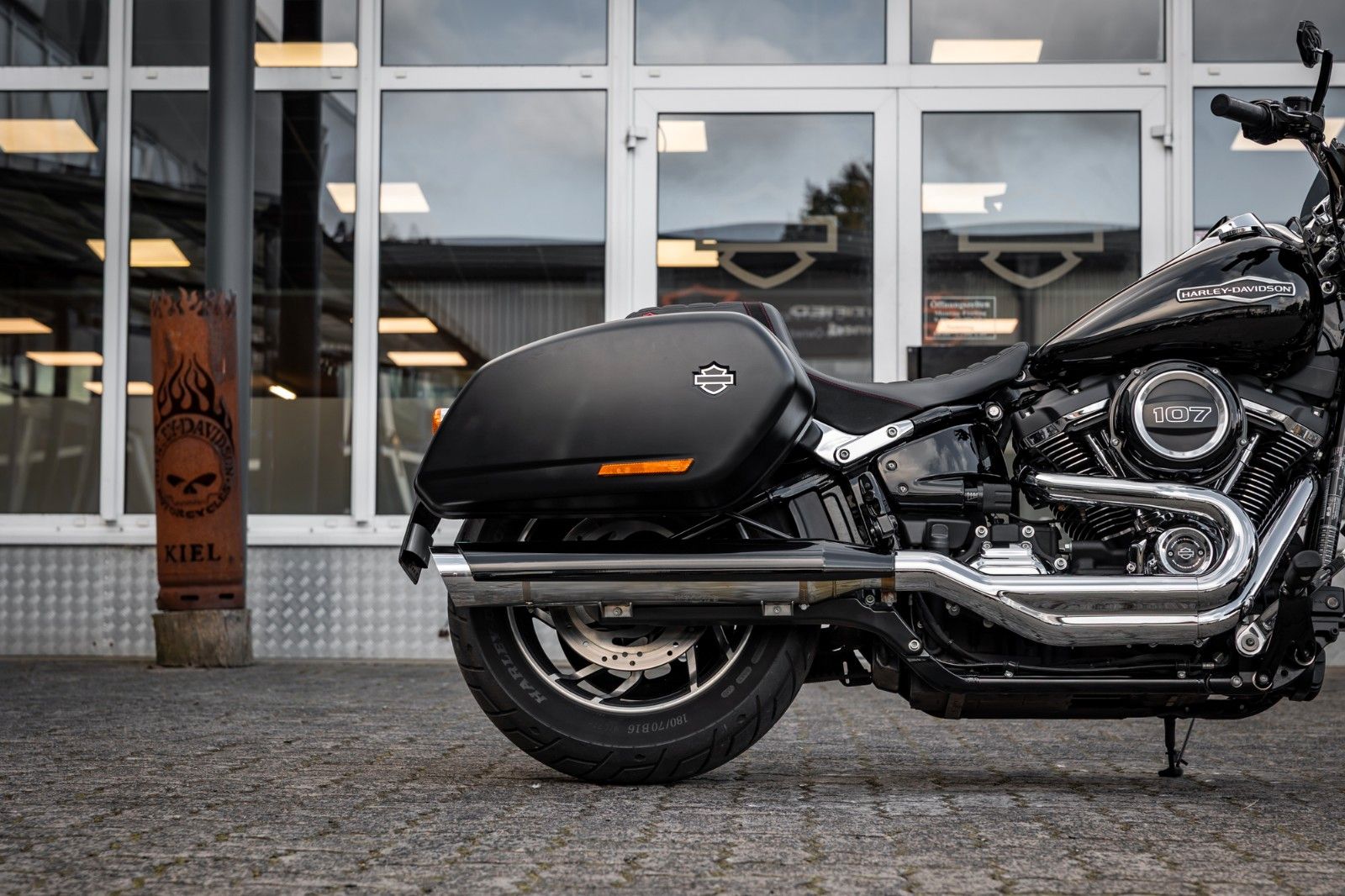 Fahrzeugabbildung Harley-Davidson FLSB SPORT GLIDE 107