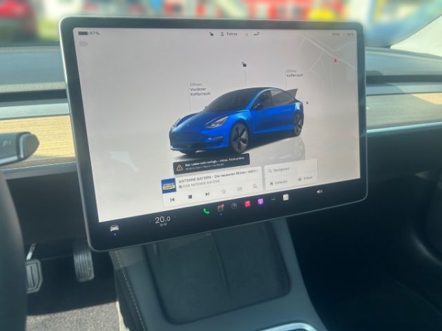 Fahrzeugabbildung Tesla Model 3 Basis RWD Soundsystem ACC El. Heckklappe