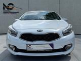 Kia cee'd / Ceed 1.6 GDi I Scheckheft I LenkradHz I - gebrauchte Kia cee'd / Ceed aus dem Jahr 2014