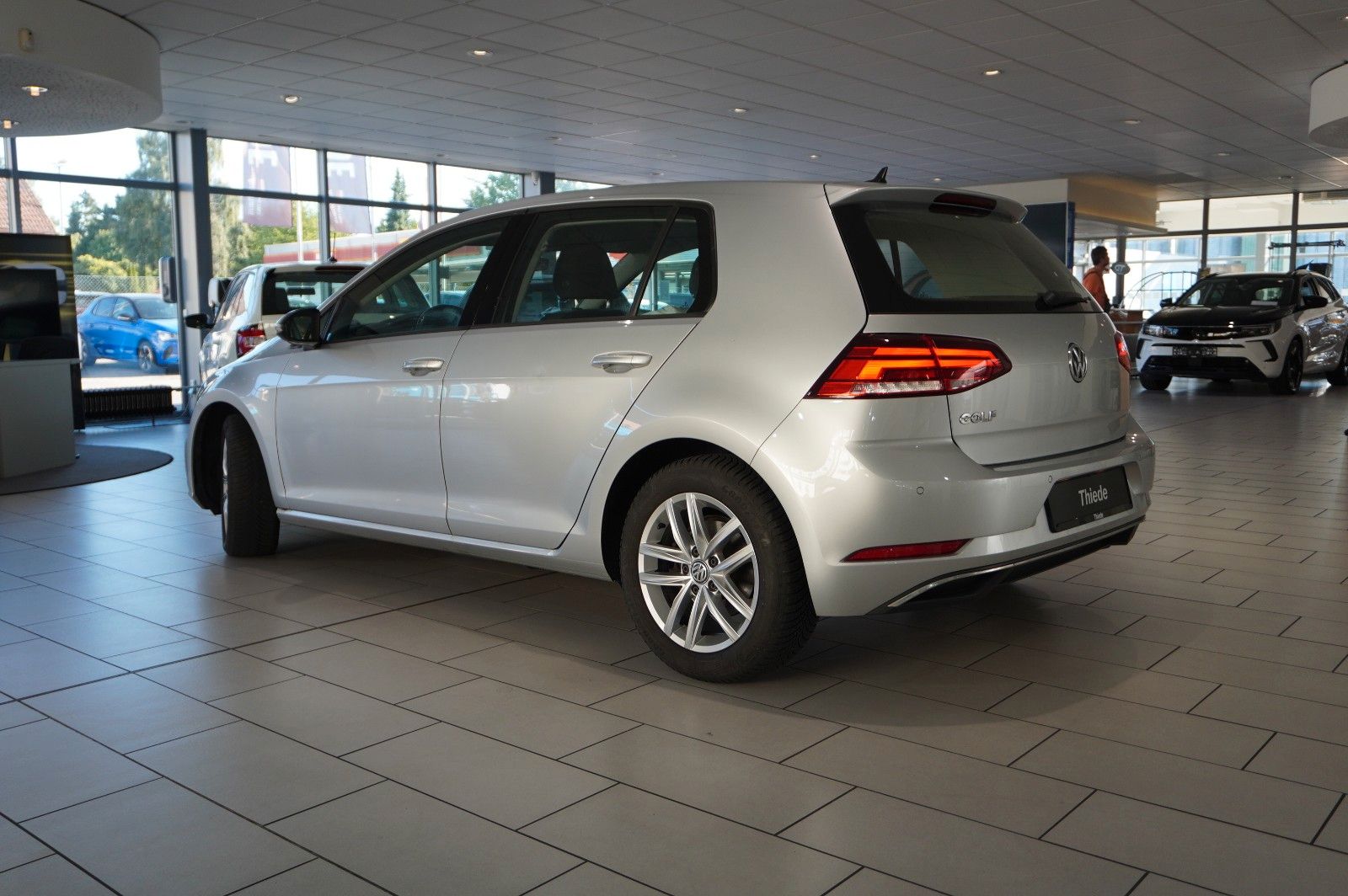 Fahrzeugabbildung Volkswagen Golf VII Lim. 2.0 TDI COMFORTL. DSG NAVI/LED/ACC