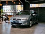 Opel Astra J Sports Tourer Design Edition 1,7CDTI*PDC - Opel Astra mit Diesel-Antrieb: Kombi, 1.7