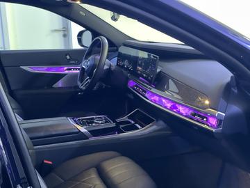 2022 BMW I7 — миниатюра 13