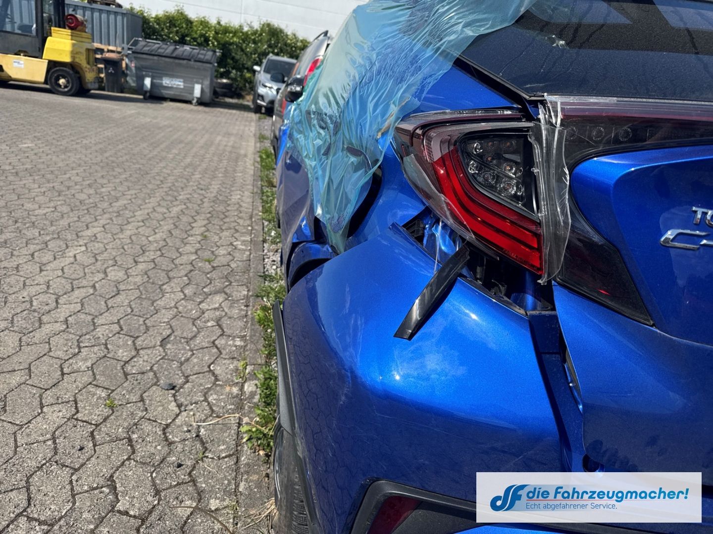 Fahrzeugabbildung Toyota C-HR Hybrid Style Selection 1.8 EU6d-T *TOTALSCH