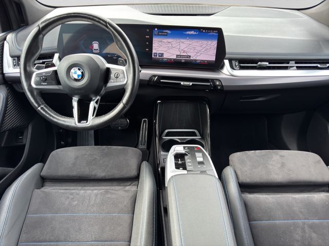 Fahrzeugabbildung BMW 218i Active Tourer M Sport+LED+Kamera+AHK+HiFi