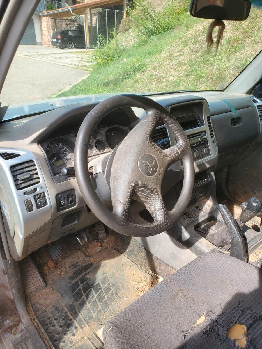 Mitsubishi Pajero 2005 — двигун 3.200 cm³, 160 HP (118kW)