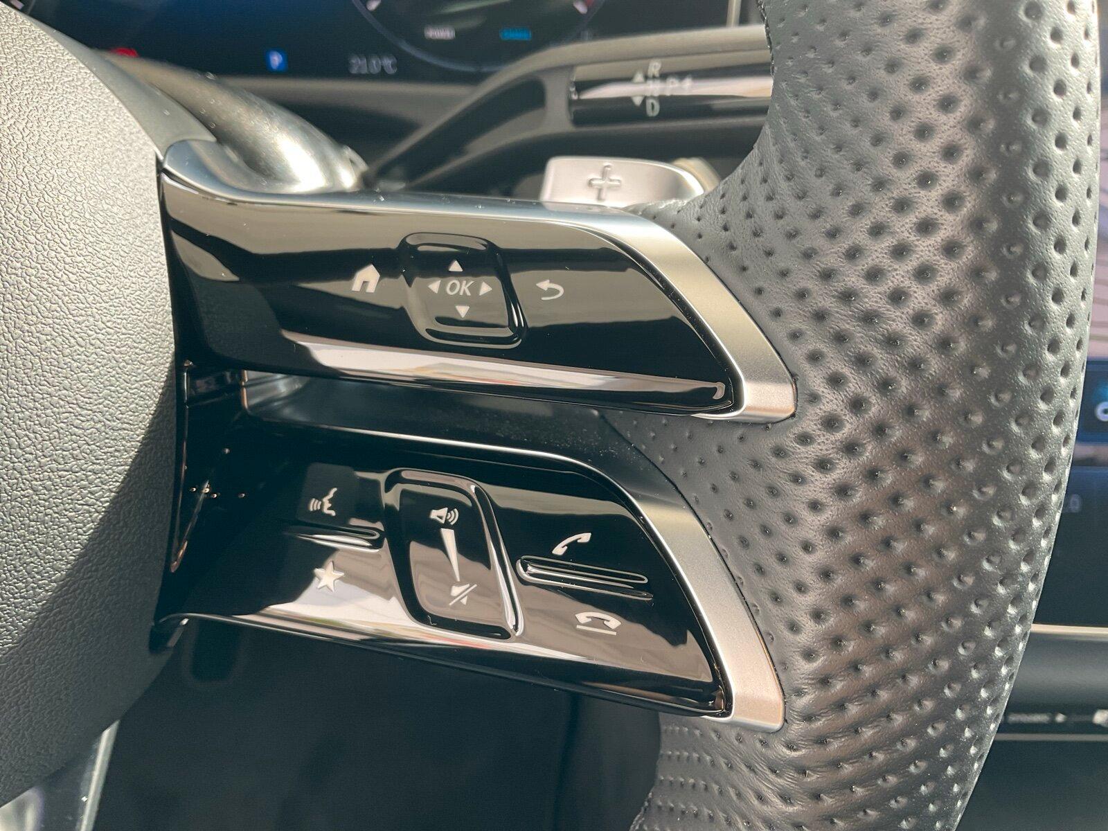 Mercedes-Benz E 220 d 4M T AMG Line/Distronic/Digital/Kamera