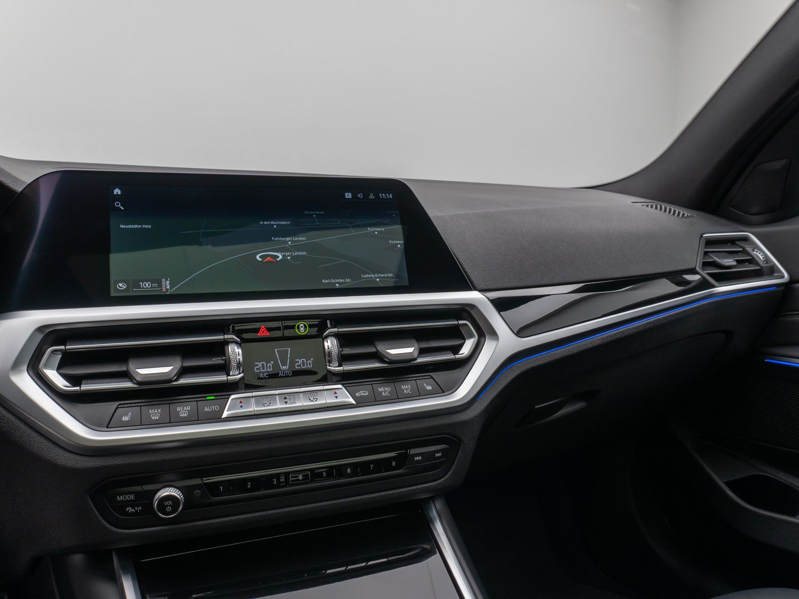 Fahrzeugabbildung BMW 320d xD Sport Line Panorama Laser 360° HUD HiFi