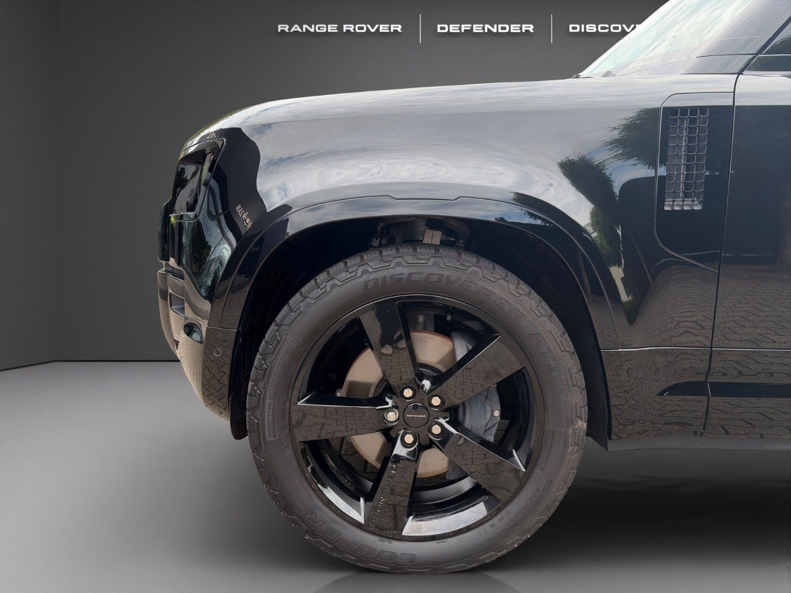 Fahrzeugabbildung Land Rover Defender 110 P425 X-Dynamic HSE MY2026