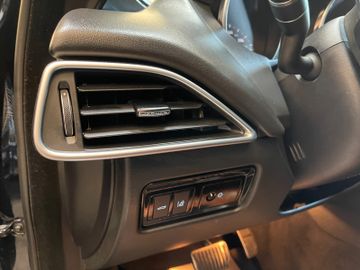 Jaguar XE R-Sport *BI-XENON*KAM*NAVI*TOUCH*LED*