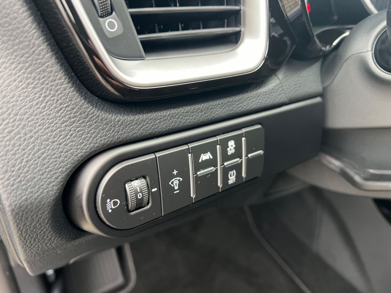 Fahrzeugabbildung Kia Ceed 1.5T 140 DCT7 Vision Komf+ Navi